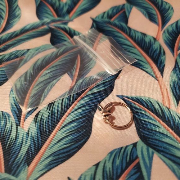 Playboy Bunny 14g Ring - Picture 3 of 6